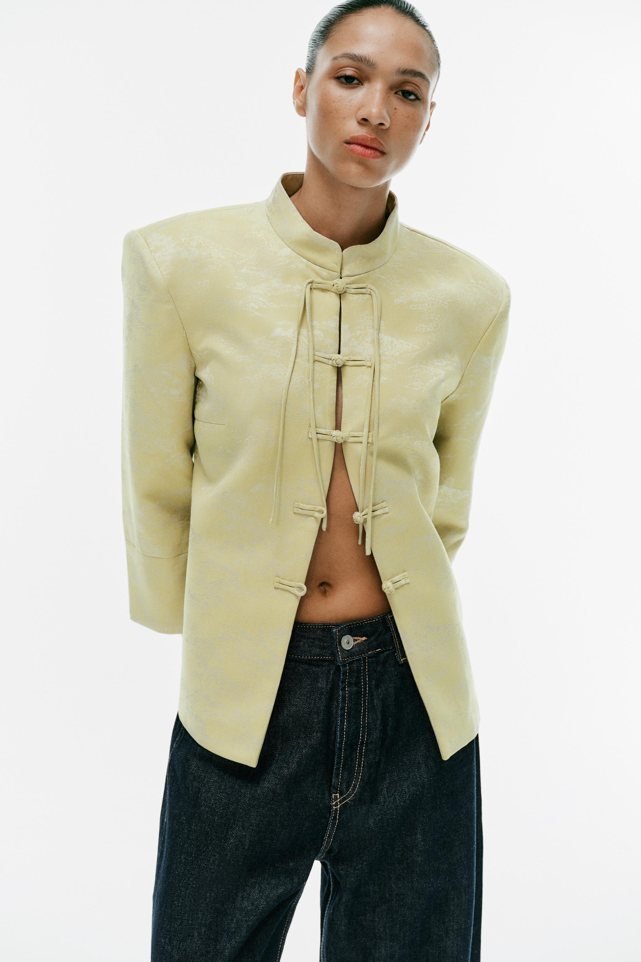 VESTE JACQUARD À BRANDEBOURGS